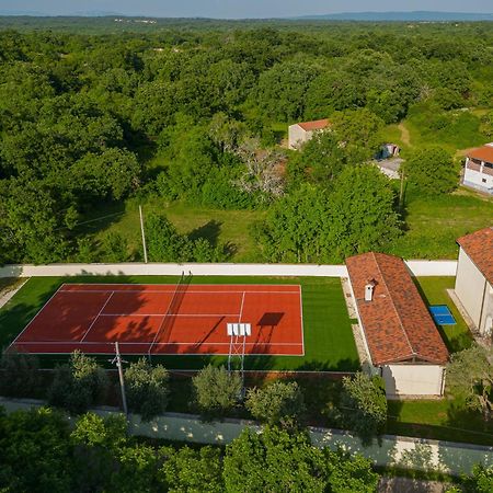 Villa Ortensia Mit Beheiztem Pool By Istrialux Svetvinčenat Esterno foto