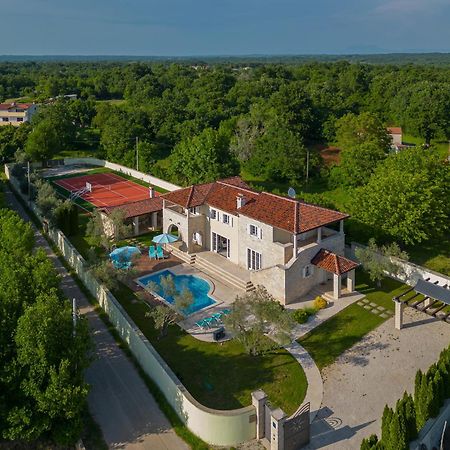 Villa Ortensia Mit Beheiztem Pool By Istrialux Svetvinčenat Esterno foto